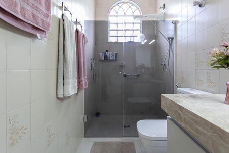 Casa à venda com 240m², 3 quartos e 4 vagasBanheiro da suíte 