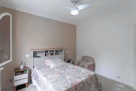 Casa à venda com 240m², 3 quartos e 4 vagasSuíte 