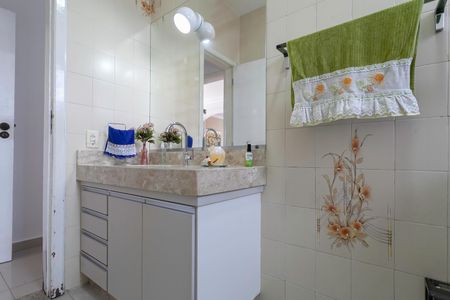 Casa à venda com 240m², 3 quartos e 4 vagasBanheiro social 