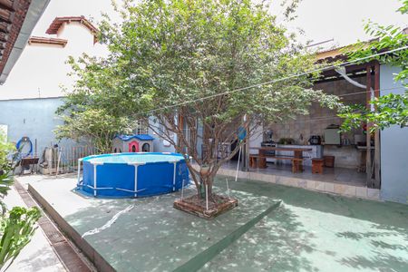 Casa à venda com 240m², 3 quartos e 4 vagasQuintal