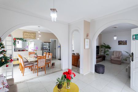 Casa à venda com 240m², 3 quartos e 4 vagasSala 2