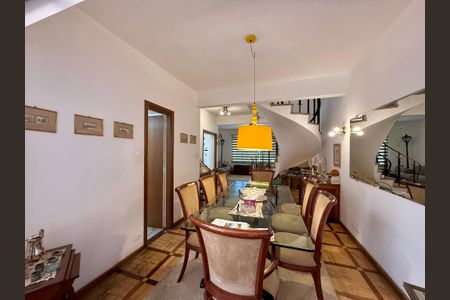 Casa para alugar com 188m², 3 quartos e 2 vagasSala 