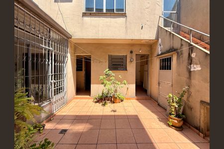 Casa para alugar com 188m², 3 quartos e 2 vagasQuintal 