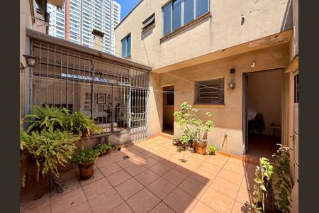Casa para alugar com 188m², 3 quartos e 2 vagasQuintal 