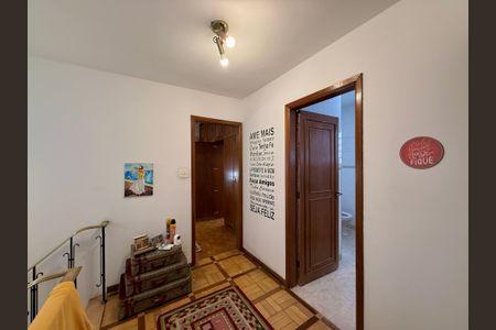 Casa para alugar com 188m², 3 quartos e 2 vagasCorredor Quartos 