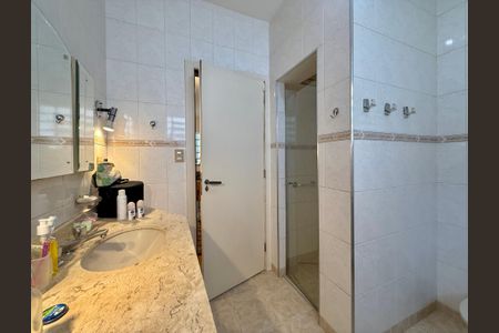 Casa para alugar com 188m², 3 quartos e 2 vagasBanheiro Social 