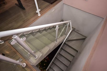 Casa à venda com 320m², 3 quartos e 2 vagasEscada