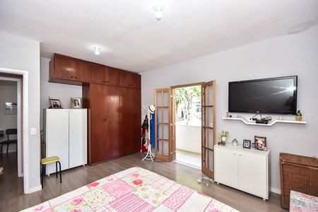 Casa à venda com 320m², 3 quartos e 2 vagasQuarto 3