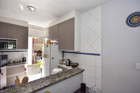 Casa à venda com 320m², 3 quartos e 2 vagasCozinha