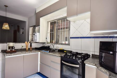 Casa à venda com 320m², 3 quartos e 2 vagasCozinha