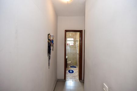 Casa à venda com 320m², 3 quartos e 2 vagasCorredor