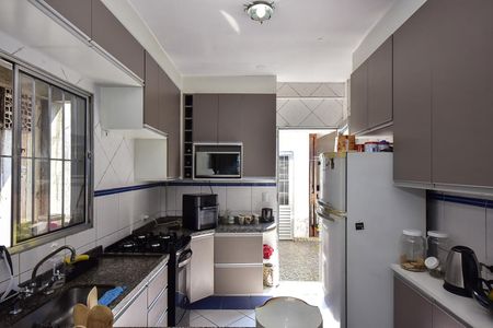 Casa à venda com 320m², 3 quartos e 2 vagasCozinha