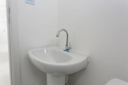 Apartamento à venda com 45m², 2 quartos e sem vaga Apartamento à venda com 45m², 2 quartos e sem vagaBanheiro