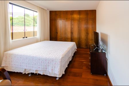 Apartamento à venda com 260m², 5 quartos e 3 vagasSuíte 1