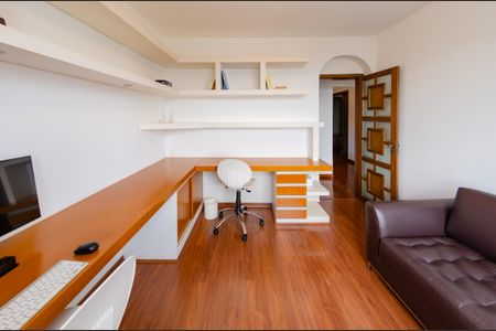 Apartamento à venda com 260m², 5 quartos e 3 vagasQuarto 2