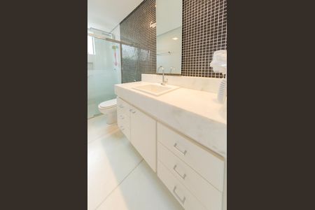 Apartamento à venda com 260m², 5 quartos e 3 vagasBanheiro suíte 3