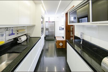 Cozinha de apartamento à venda com 5 quartos, 260m² em Sion, Belo Horizonte