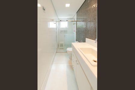 Apartamento à venda com 260m², 5 quartos e 3 vagasBanheiro suíte 3