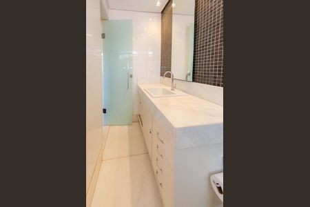 Apartamento à venda com 260m², 5 quartos e 3 vagasBanheiro suíte 1