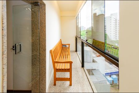 Apartamento à venda com 260m², 5 quartos e 3 vagasVaranda