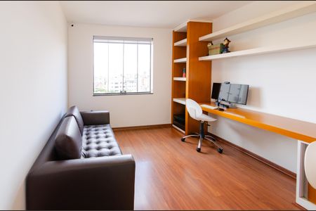 Apartamento à venda com 260m², 5 quartos e 3 vagasQuarto 2