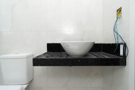 Casa para alugar com 43m², 2 quartos e sem vagaBanheiro