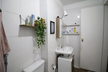 Apartamento à venda com 67m², 2 quartos e 1 vagaBanheiro da Suíte 2 - Banheiro social 