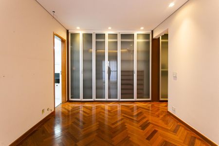 Apartamento para alugar com 200m², 3 quartos e 3 vagasSuíte 1