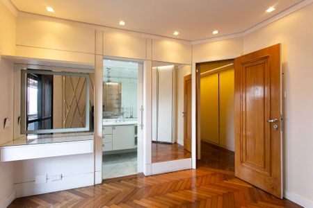 Apartamento para alugar com 200m², 3 quartos e 3 vagasSuíte 2