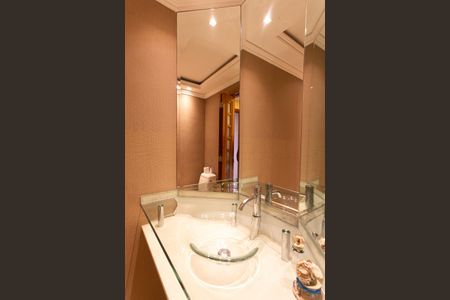 Apartamento para alugar com 200m², 3 quartos e 3 vagasLavabo