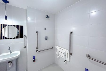 Banheiro de kitnet/studio para alugar com 1 quarto, 29m² em Tatuapé, São Paulo