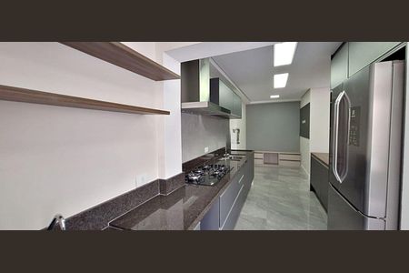 Apartamento à venda com 142m², 3 quartos e 4 vagas