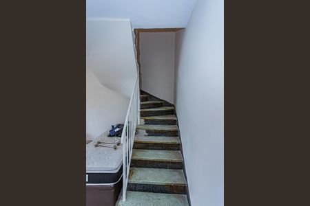 Escada de casa à venda com 2 quartos, 108m² em Vila Bonilha, São Paulo