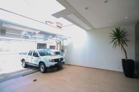 Casa à venda com 300m², 3 quartos e 2 vagasGaragem