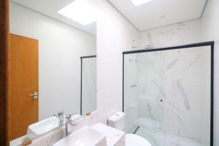 Casa à venda com 300m², 3 quartos e 2 vagasBanheiro da Suíte 2