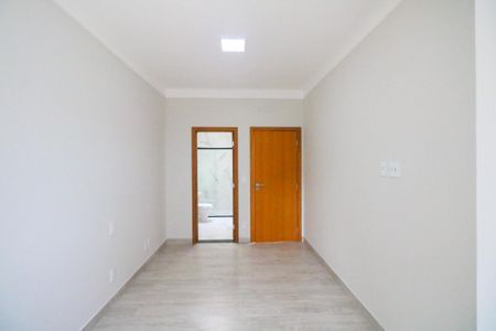 Casa à venda com 300m², 3 quartos e 2 vagasSuíte 2