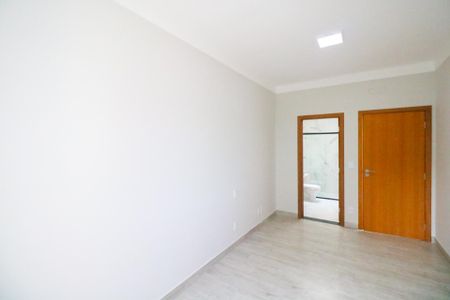 Casa à venda com 300m², 3 quartos e 2 vagasSuíte 2