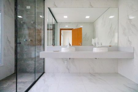 Casa à venda com 300m², 3 quartos e 2 vagasBanheiro da Suíte 3