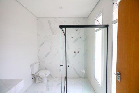 Casa à venda com 300m², 3 quartos e 2 vagasBanheiro da Suíte 1