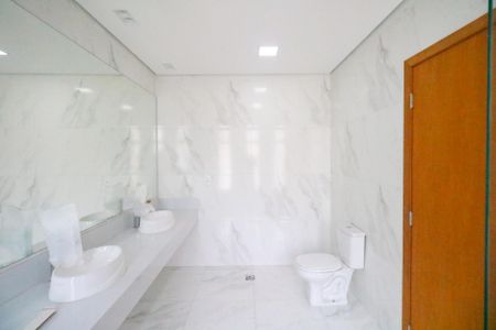 Casa à venda com 300m², 3 quartos e 2 vagasBanheiro da Suíte 3