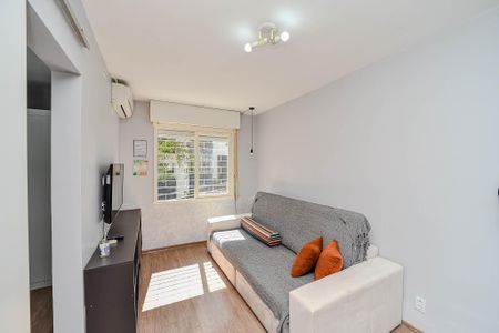 Sala de apartamento para alugar com 1 quarto, 40m² em Passo D’areia, Porto Alegre