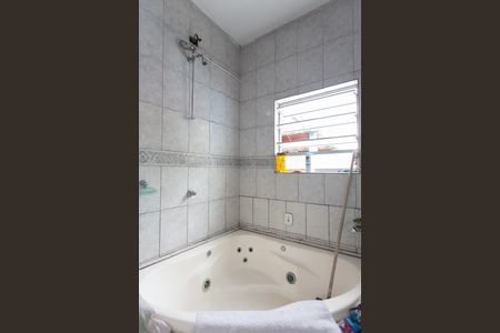 Casa à venda com 80m², 2 quartos e 2 vagasBanheiro 