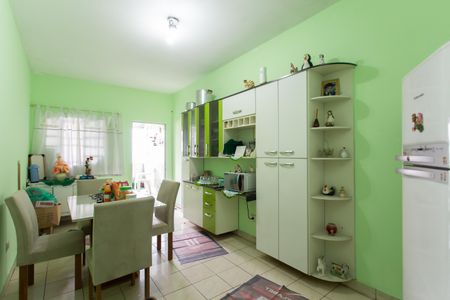 Casa à venda com 80m², 2 quartos e 2 vagasCozinha 