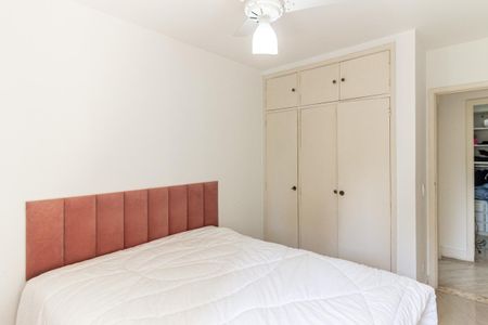 Apartamento à venda com 74m², 2 quartos e 1 vagaQuarto 2