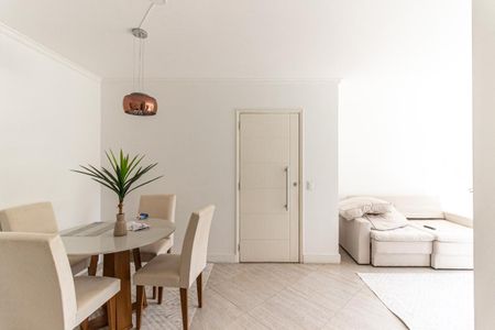 Apartamento à venda com 74m², 2 quartos e 1 vagaSala