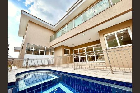 Casa de condomínio à venda com 400m², 4 quartos e 4 vagas