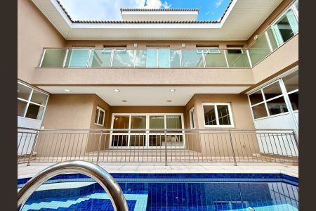 Casa de condomínio à venda com 400m², 4 quartos e 4 vagas