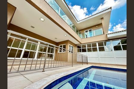 Casa de condomínio à venda com 400m², 4 quartos e 4 vagas