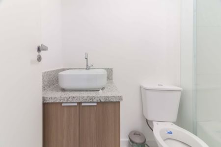 Banheiro de apartamento para alugar com 1 quarto, 31m² em Butantã, São Paulo