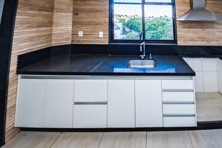 Apartamento à venda com 260m², 4 quartos e 2 vagasCozinha 